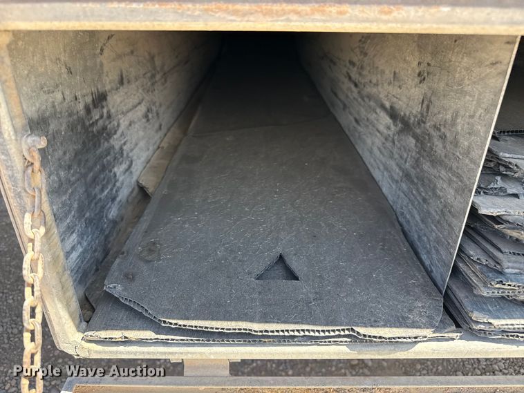 image for item EP0593 1997 EBY livestock trailer