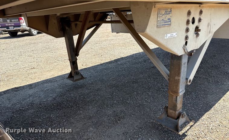 image for item EP0593 1997 EBY livestock trailer