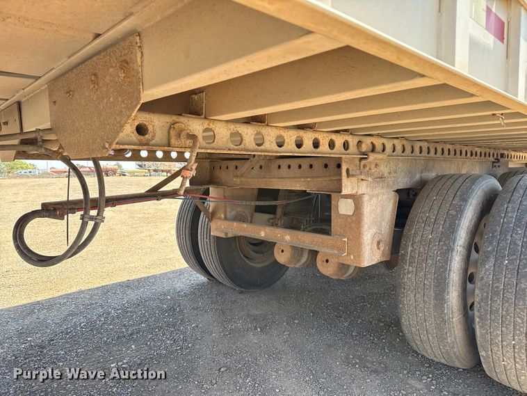 image for item EP0593 1997 EBY livestock trailer