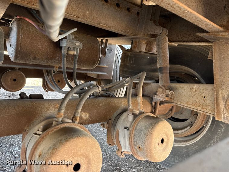 image for item EP0593 1997 EBY livestock trailer