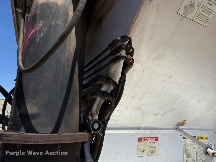 image for item EP0594 2007 Sudenga feed delivery trailer