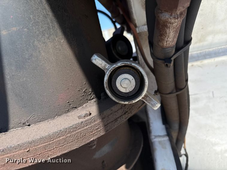 image for item EP0594 2007 Sudenga feed delivery trailer