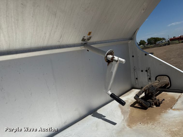 image for item EP0594 2007 Sudenga feed delivery trailer