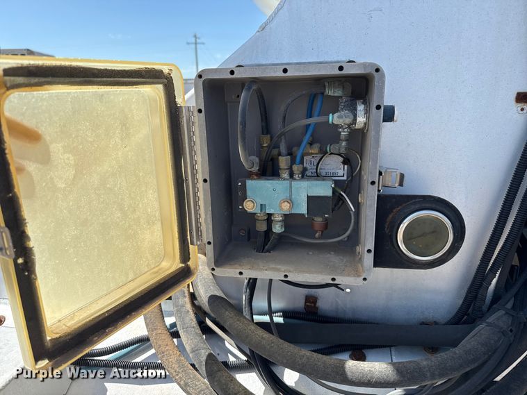 image for item EP0594 2007 Sudenga feed delivery trailer