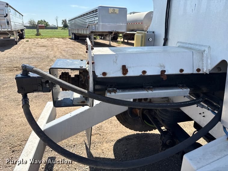 image for item EP0594 2007 Sudenga feed delivery trailer