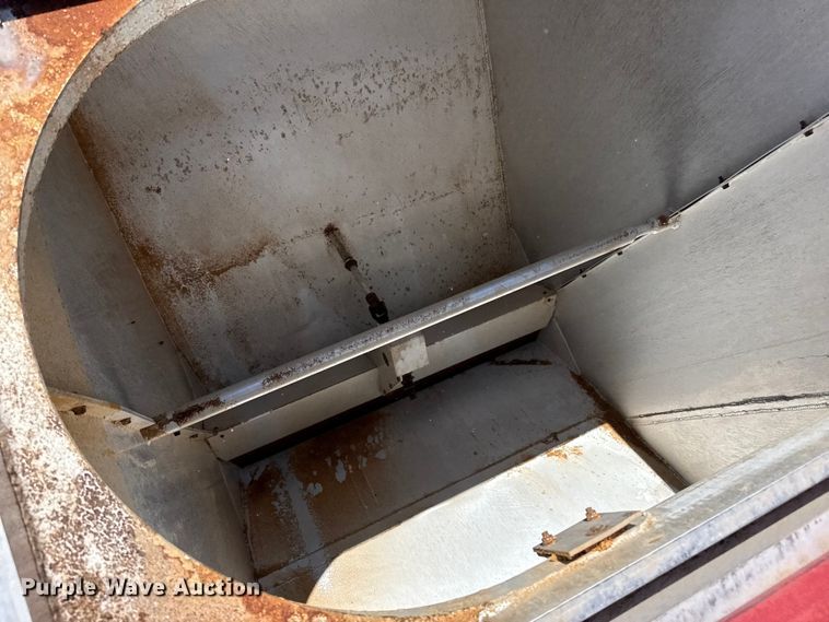 image for item EP0594 2007 Sudenga feed delivery trailer