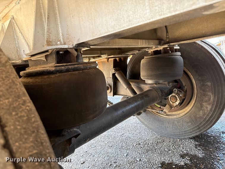 image for item EP0594 2007 Sudenga feed delivery trailer