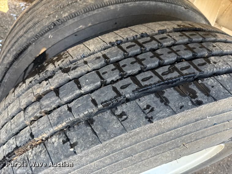 image for item EP0594 2007 Sudenga feed delivery trailer