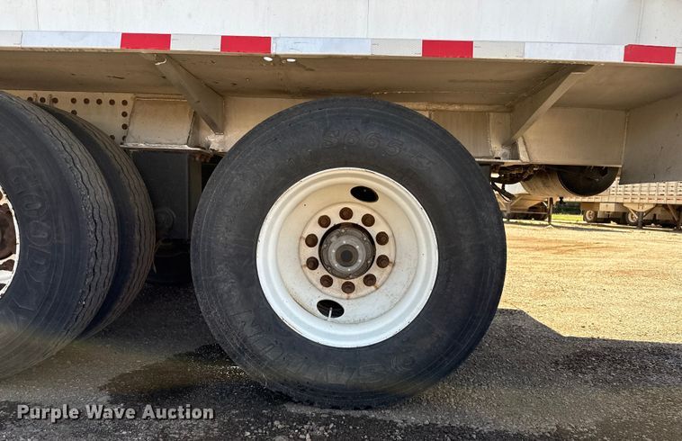 image for item EP0594 2007 Sudenga feed delivery trailer