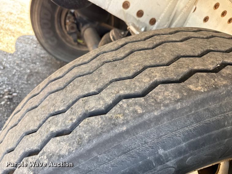 image for item EP0594 2007 Sudenga feed delivery trailer