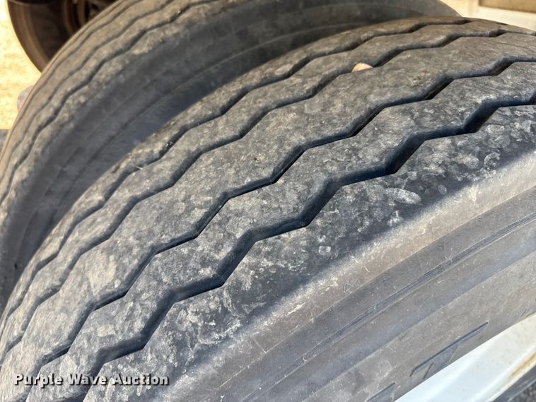 image for item EP0594 2007 Sudenga feed delivery trailer