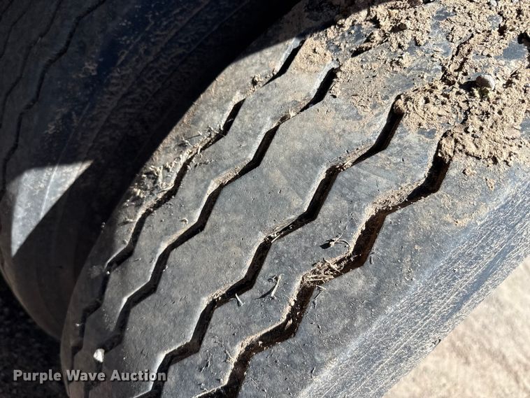 image for item EP0594 2007 Sudenga feed delivery trailer