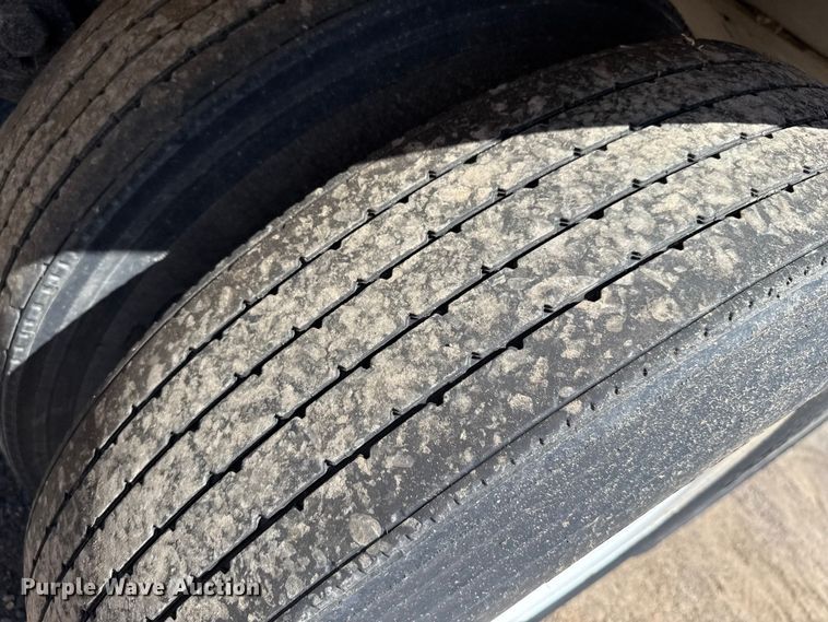 image for item EP0594 2007 Sudenga feed delivery trailer