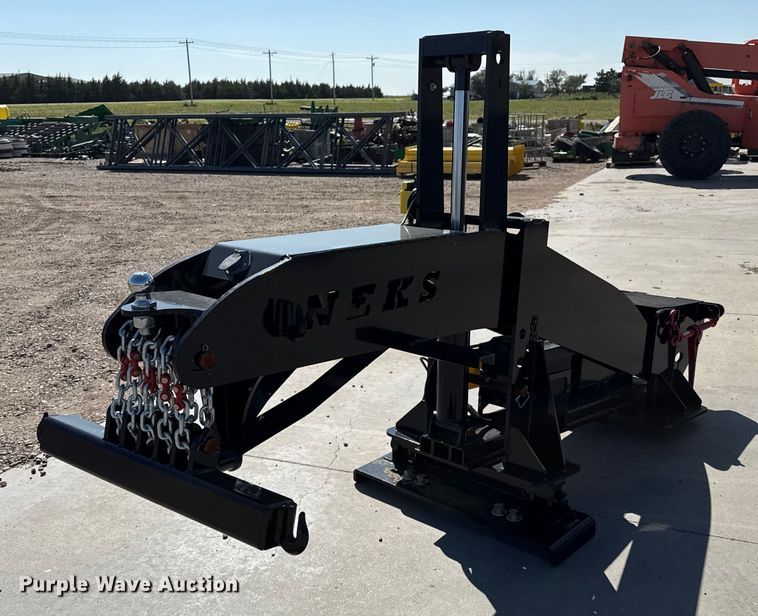 image for item EP0595 2025 NEKS fifth wheel wrecker boom