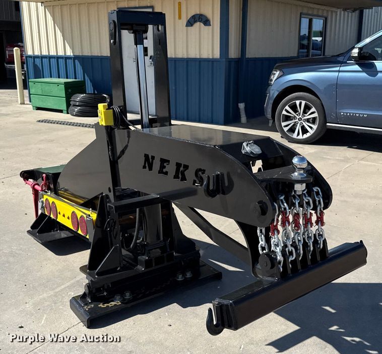 image for item EP0595 2025 NEKS fifth wheel wrecker boom