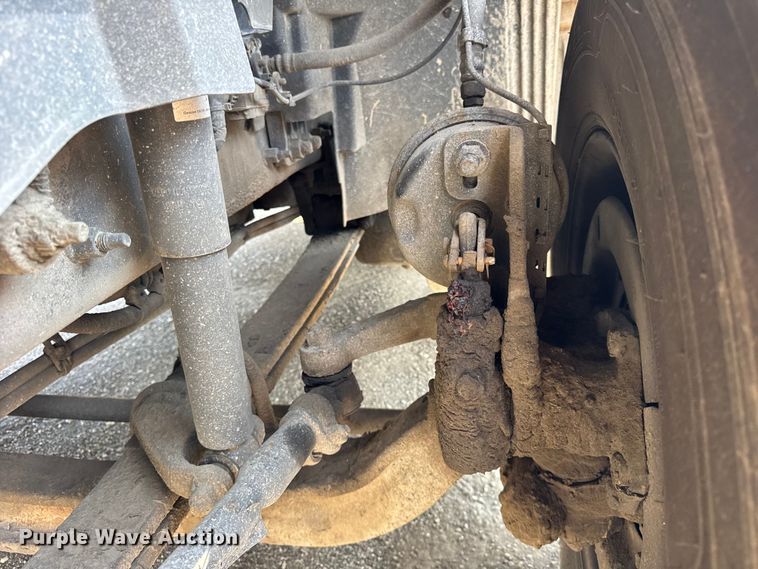 image for item ER0022 2014 Volvo VNL semi truck