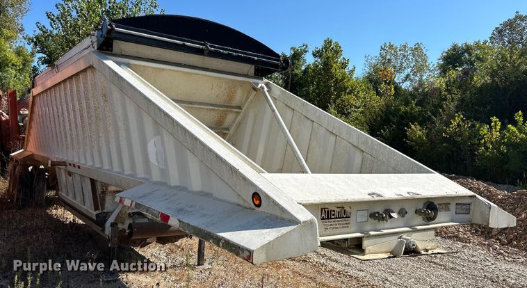 image for item ET3111 2012 Construction Trailer Specialist BDT-40 bottom dump trailer