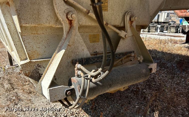 image for item ET3111 2012 Construction Trailer Specialist BDT-40 bottom dump trailer