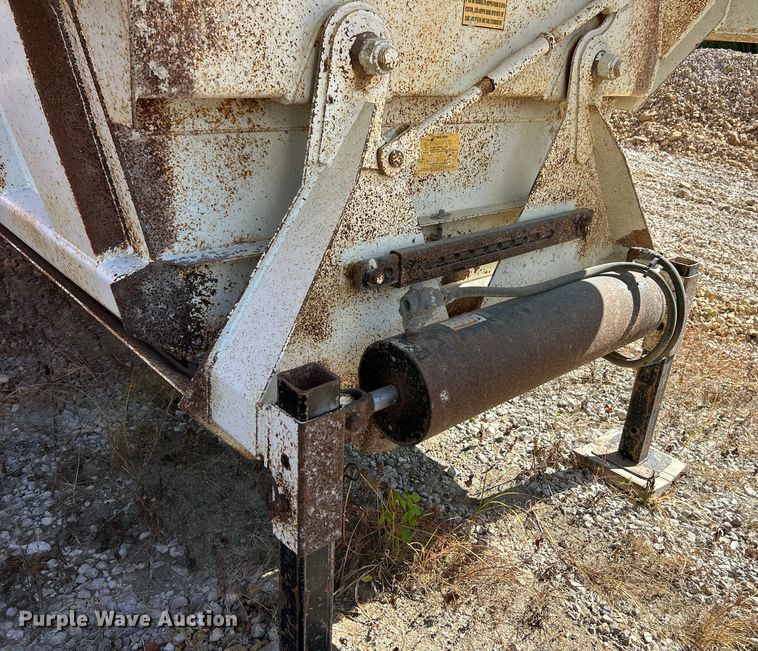 image for item ET3111 2012 Construction Trailer Specialist BDT-40 bottom dump trailer