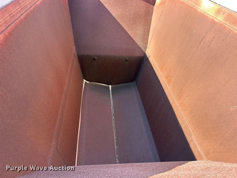 image for item ET3111 2012 Construction Trailer Specialist BDT-40 bottom dump trailer