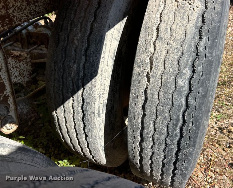 image for item ET3111 2012 Construction Trailer Specialist BDT-40 bottom dump trailer