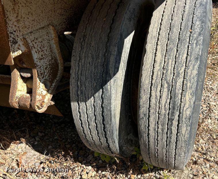 image for item ET3111 2012 Construction Trailer Specialist BDT-40 bottom dump trailer