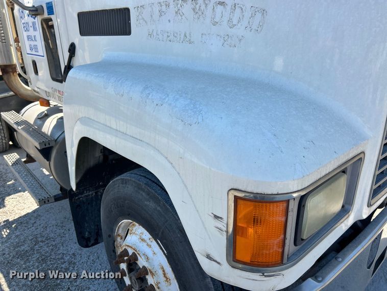 image for item ET3112 2004 Mack CH613 semi truck