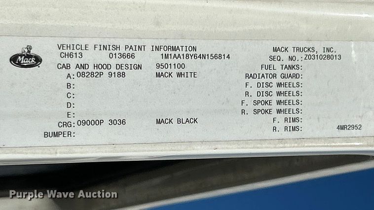 image for item ET3112 2004 Mack CH613 semi truck