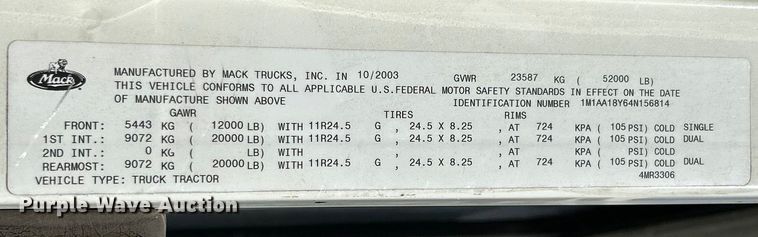 image for item ET3112 2004 Mack CH613 semi truck