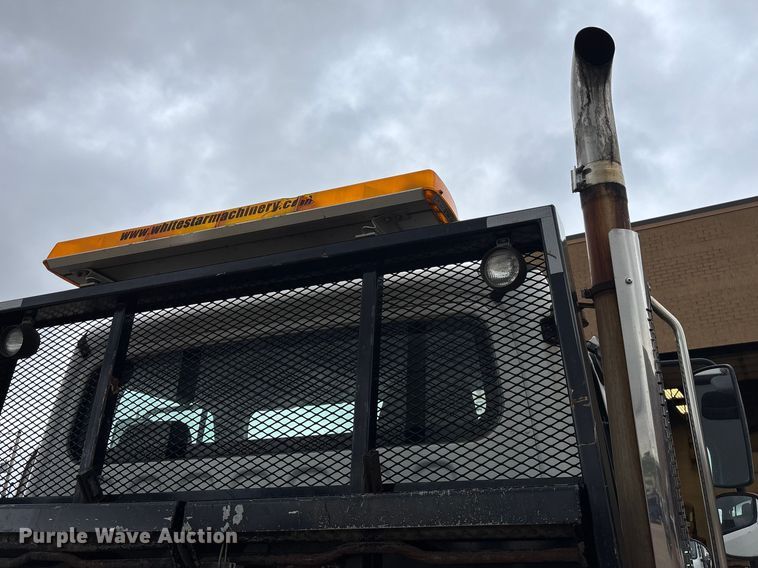 image for item ET4504 2009 Freightliner Business Class M2 rollback truck