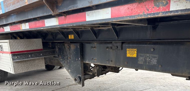 image for item ET4504 2009 Freightliner Business Class M2 rollback truck