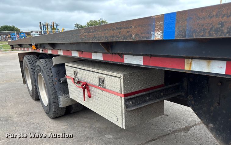 image for item ET4504 2009 Freightliner Business Class M2 rollback truck