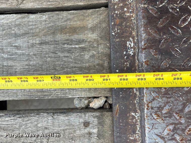 image for item ET4504 2009 Freightliner Business Class M2 rollback truck