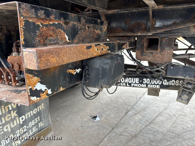 image for item ET4504 2009 Freightliner Business Class M2 rollback truck