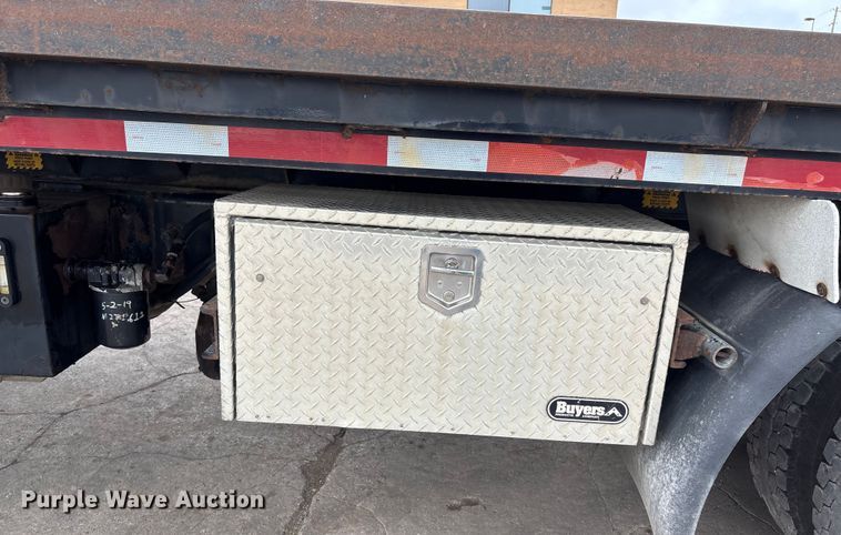 image for item ET4504 2009 Freightliner Business Class M2 rollback truck