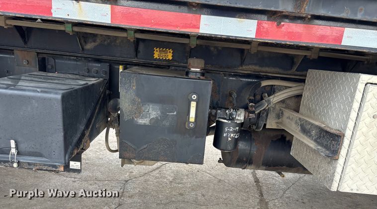 image for item ET4504 2009 Freightliner Business Class M2 rollback truck