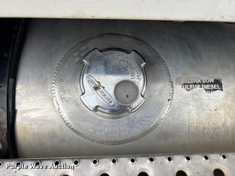 image for item ET4504 2009 Freightliner Business Class M2 rollback truck