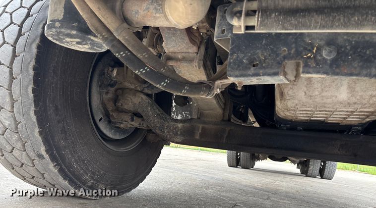 image for item ET4504 2009 Freightliner Business Class M2 rollback truck