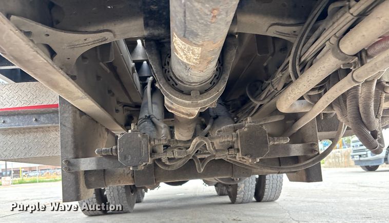 image for item ET4504 2009 Freightliner Business Class M2 rollback truck