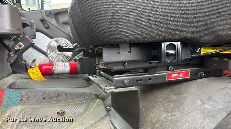 image for item ET4504 2009 Freightliner Business Class M2 rollback truck