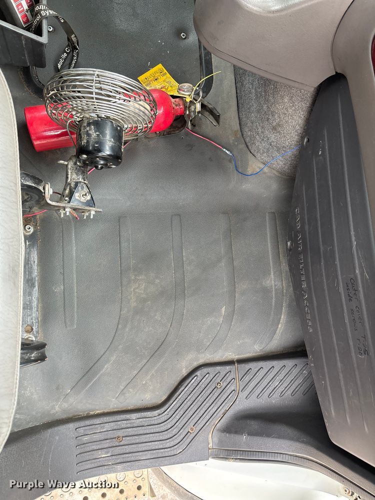 image for item ET4504 2009 Freightliner Business Class M2 rollback truck