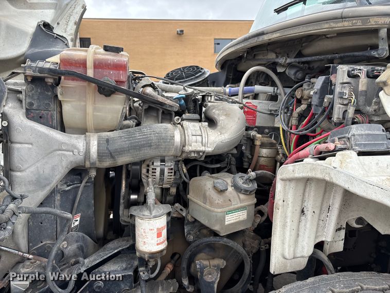 image for item ET4504 2009 Freightliner Business Class M2 rollback truck