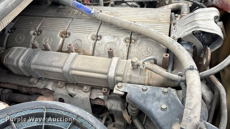 image for item ET4504 2009 Freightliner Business Class M2 rollback truck