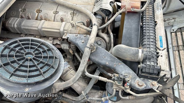 image for item ET4504 2009 Freightliner Business Class M2 rollback truck