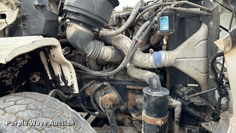 image for item ET4504 2009 Freightliner Business Class M2 rollback truck