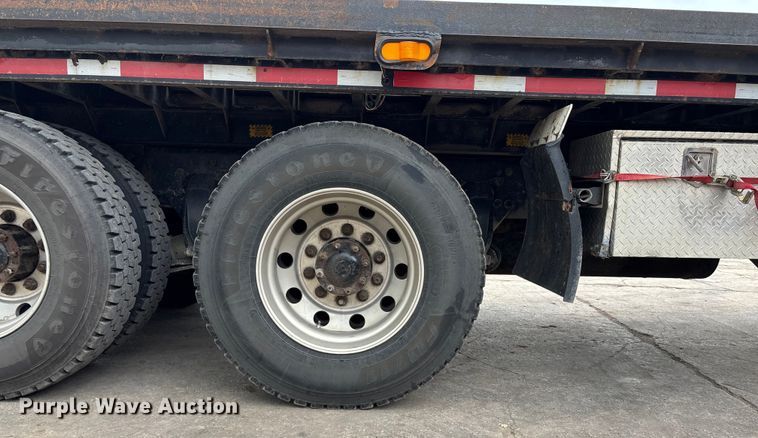 image for item ET4504 2009 Freightliner Business Class M2 rollback truck