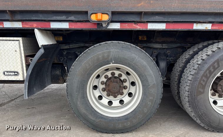 image for item ET4504 2009 Freightliner Business Class M2 rollback truck