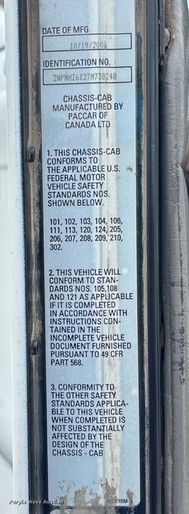 image for item ET4510 2007 Peterbilt 330 truck cab and chassis