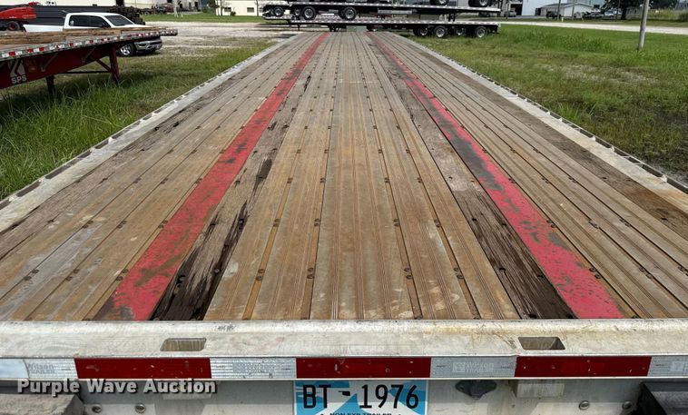 image for item EU2181 2016 Wilson CF-1080 flatbed trailer