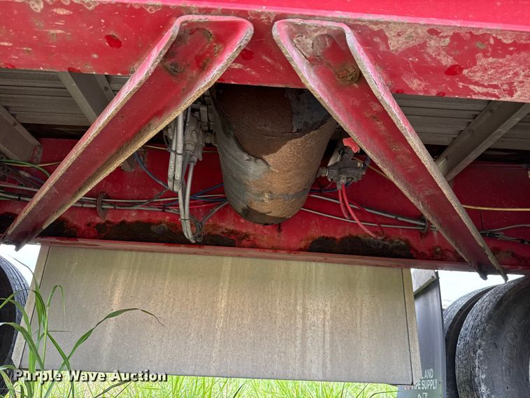 image for item EU2181 2016 Wilson CF-1080 flatbed trailer